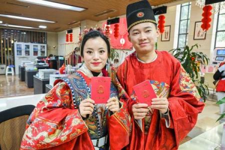 领结婚证吉日查询2025年 2025年适合领结婚证的好日子